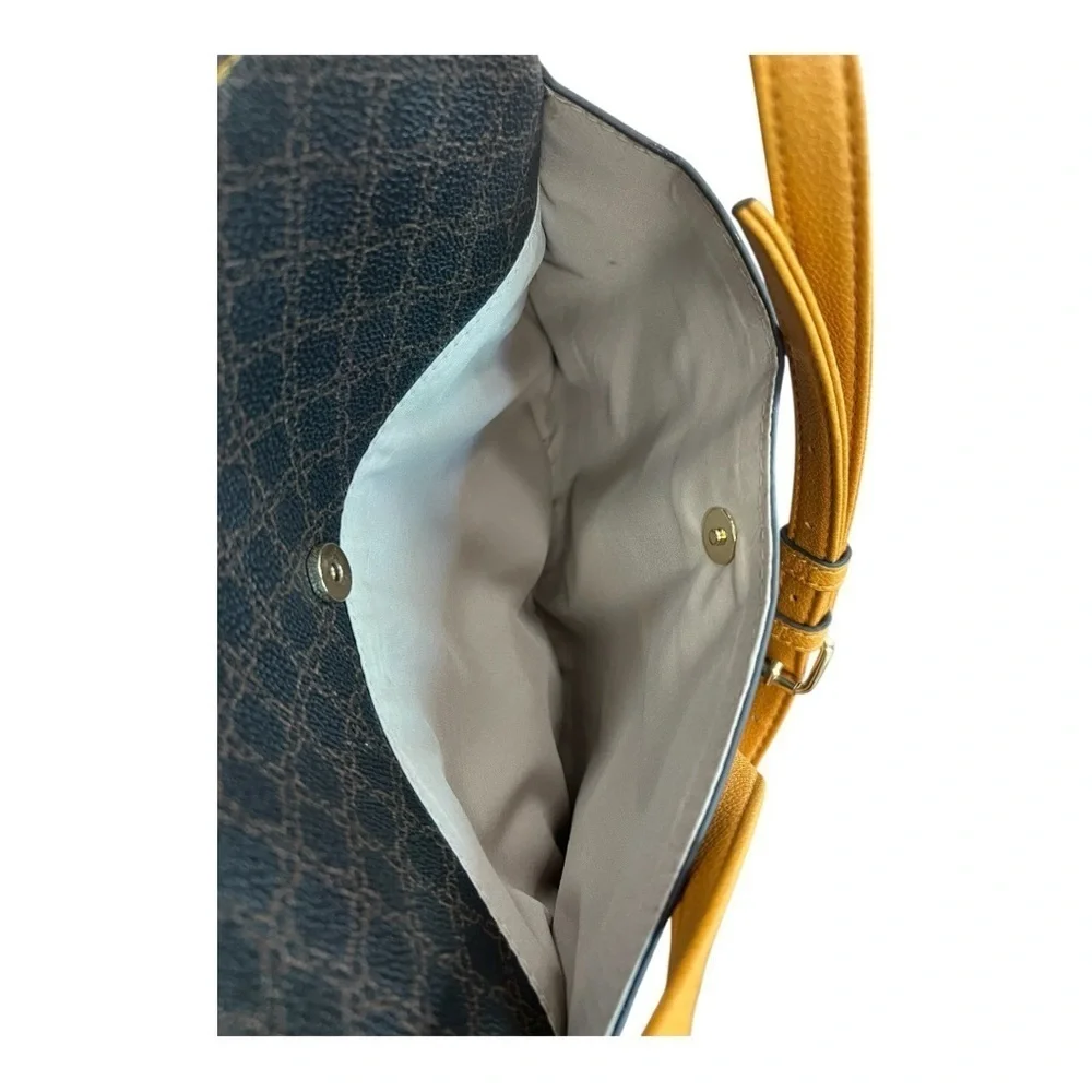 Nine West Crossbody browns and mustard yellow excellent condition